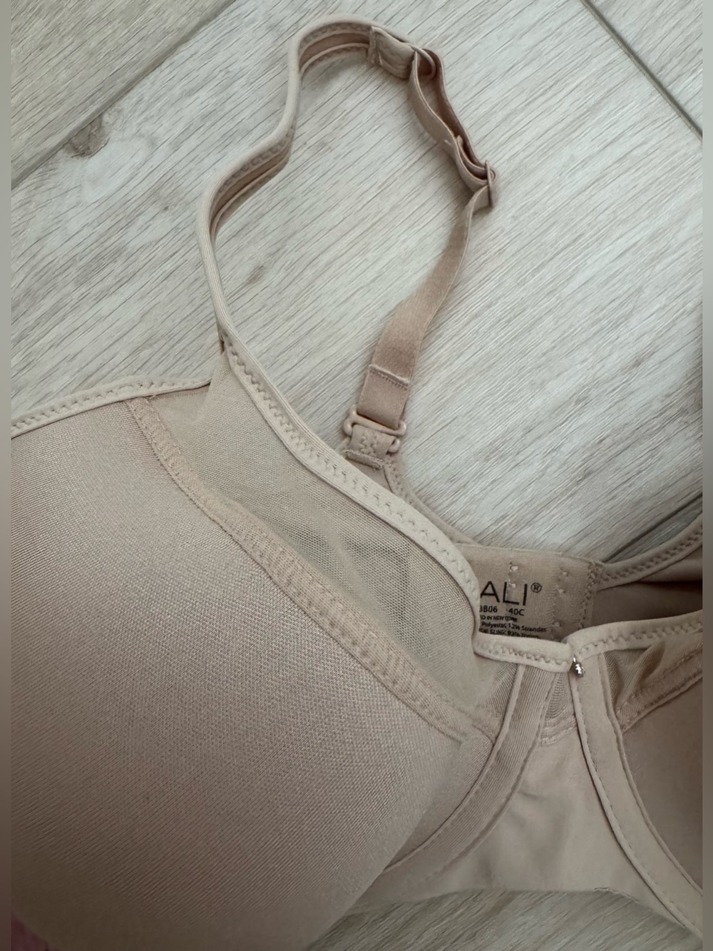 Bali bra style DF3439 nude beige underwire T-shirt bra size 40C new w/ tags! - Picture 4 of 8